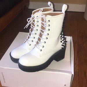 SZ 6 / EU 37 ALDO Spiked Boot